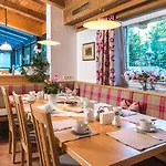 Hotel-pension Heike Hotell