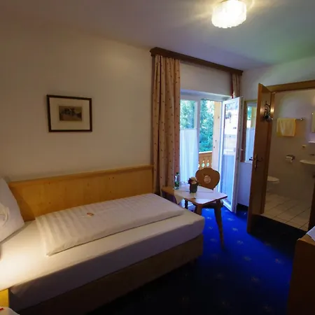 Szálloda Hotel-pension Heike Kitzbühel