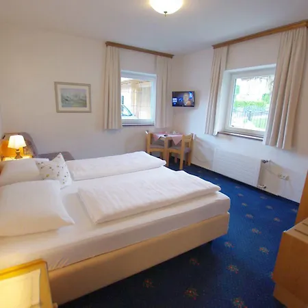 海克膳食公寓酒店 3* 基茨比厄尔