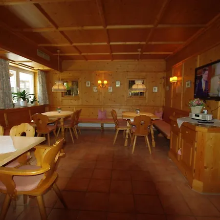 Hotel-pension Heike ホテル 3*