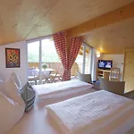 Hotel-pension Heike 호텔