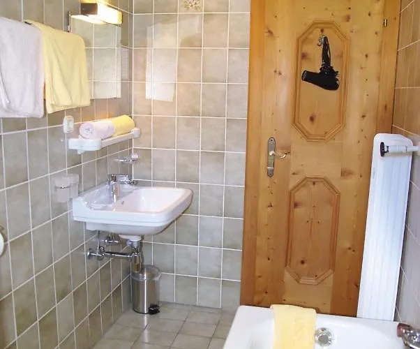 Hotel-pension Heike 호텔 3*